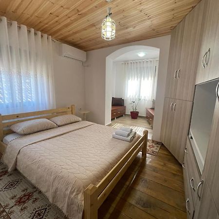 Guesthouse Kroi City Center Берат Екстер'єр фото