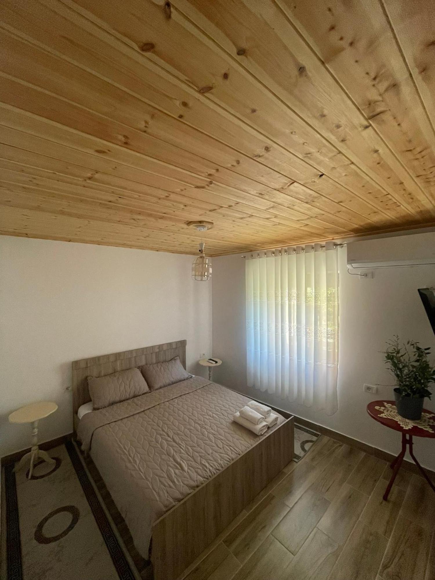 Guesthouse Kroi City Center Берат Екстер'єр фото