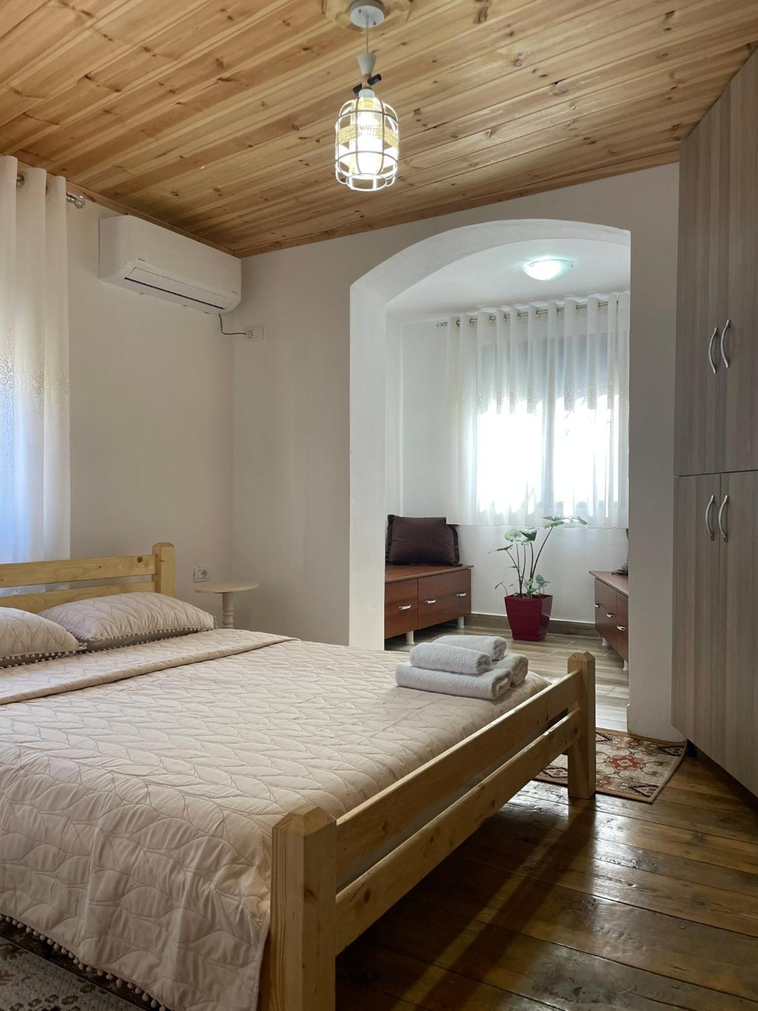 Guesthouse Kroi City Center Берат Екстер'єр фото