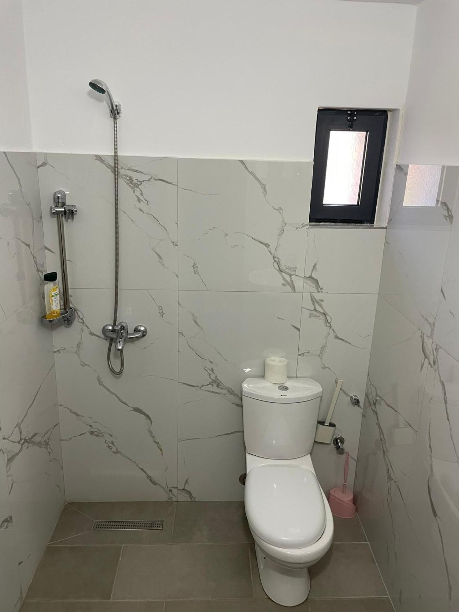 Guesthouse Kroi City Center Берат Екстер'єр фото