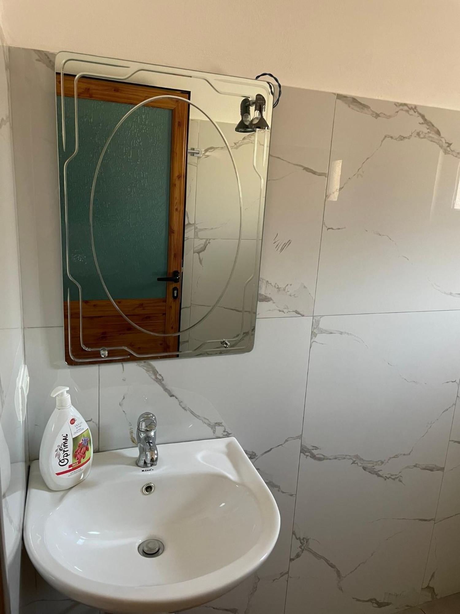 Guesthouse Kroi City Center Берат Екстер'єр фото