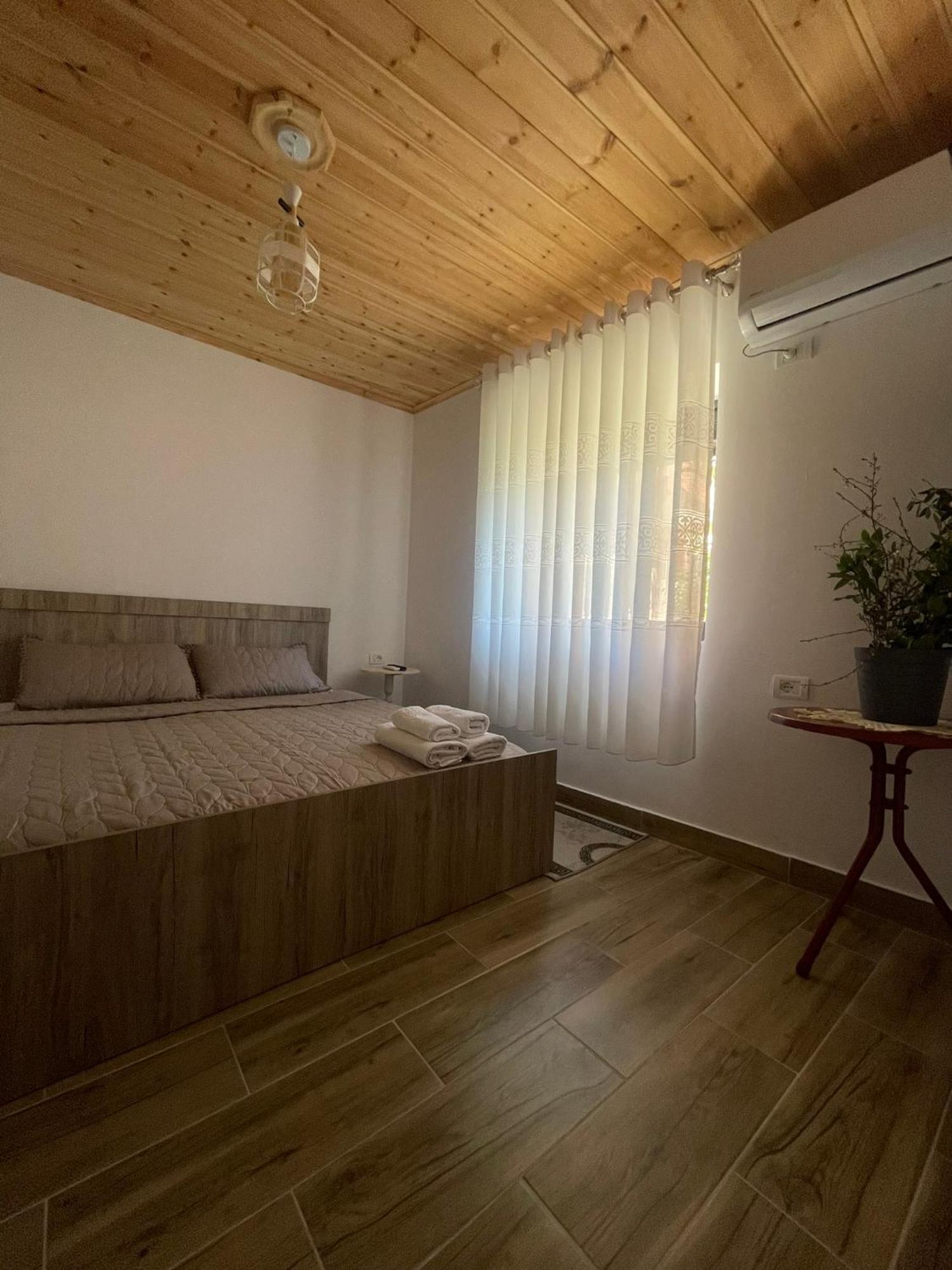 Guesthouse Kroi City Center Берат Екстер'єр фото